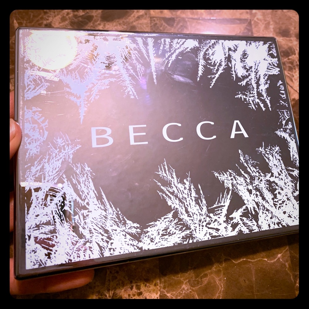 Becca Apres ski glow face palette